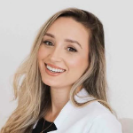 Dra. Rafaella Oliveira Curti